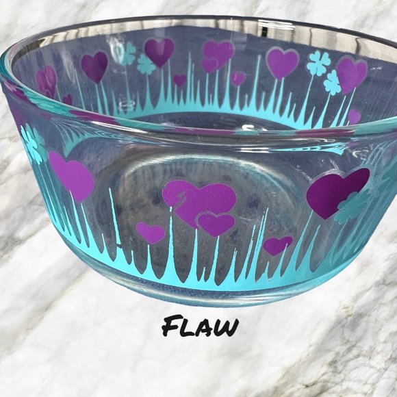 Pyrex Purple Heart Lucky in Love 56 fl oz (4 cups) without Lid - Picture 8 of 8